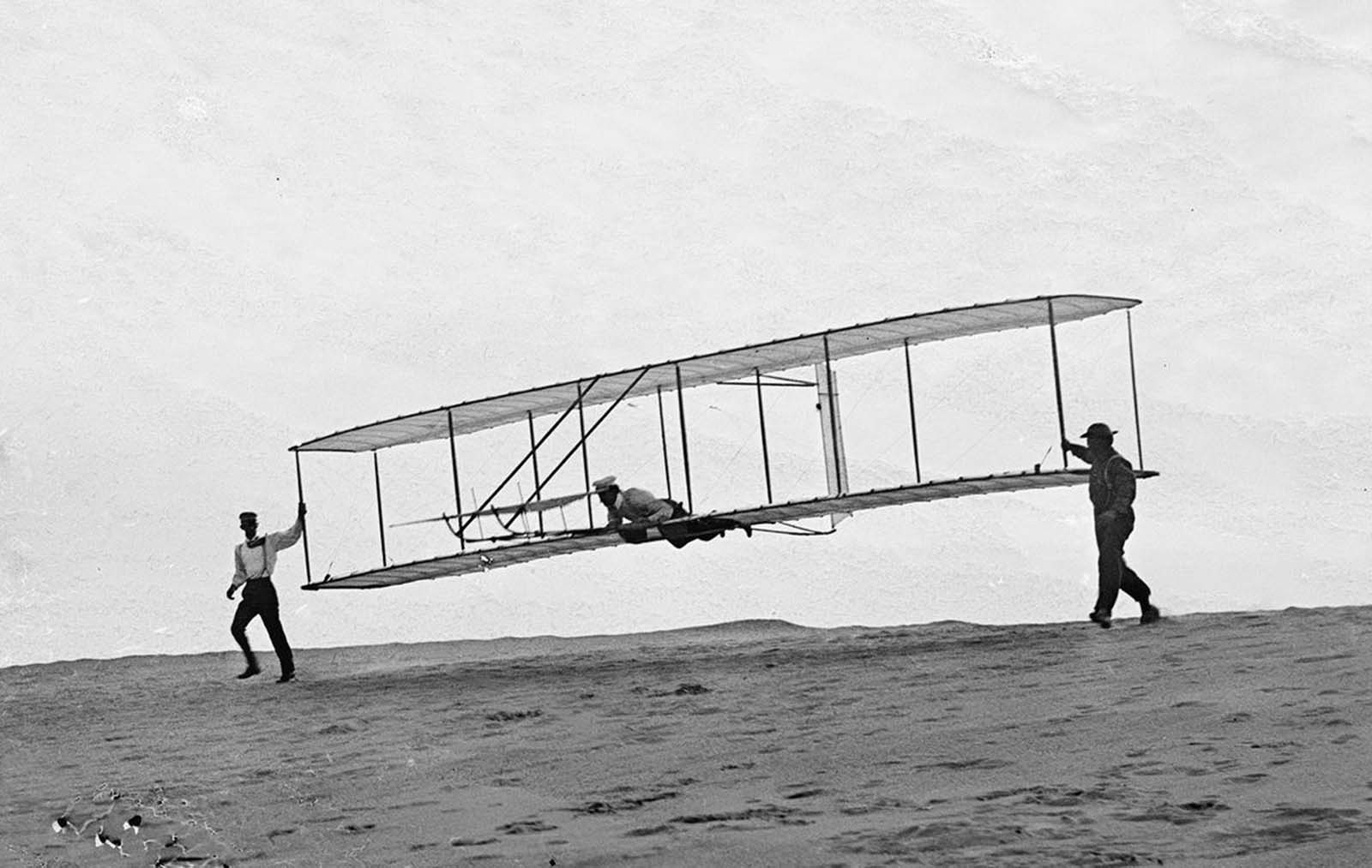1902. The beginning of a glide.