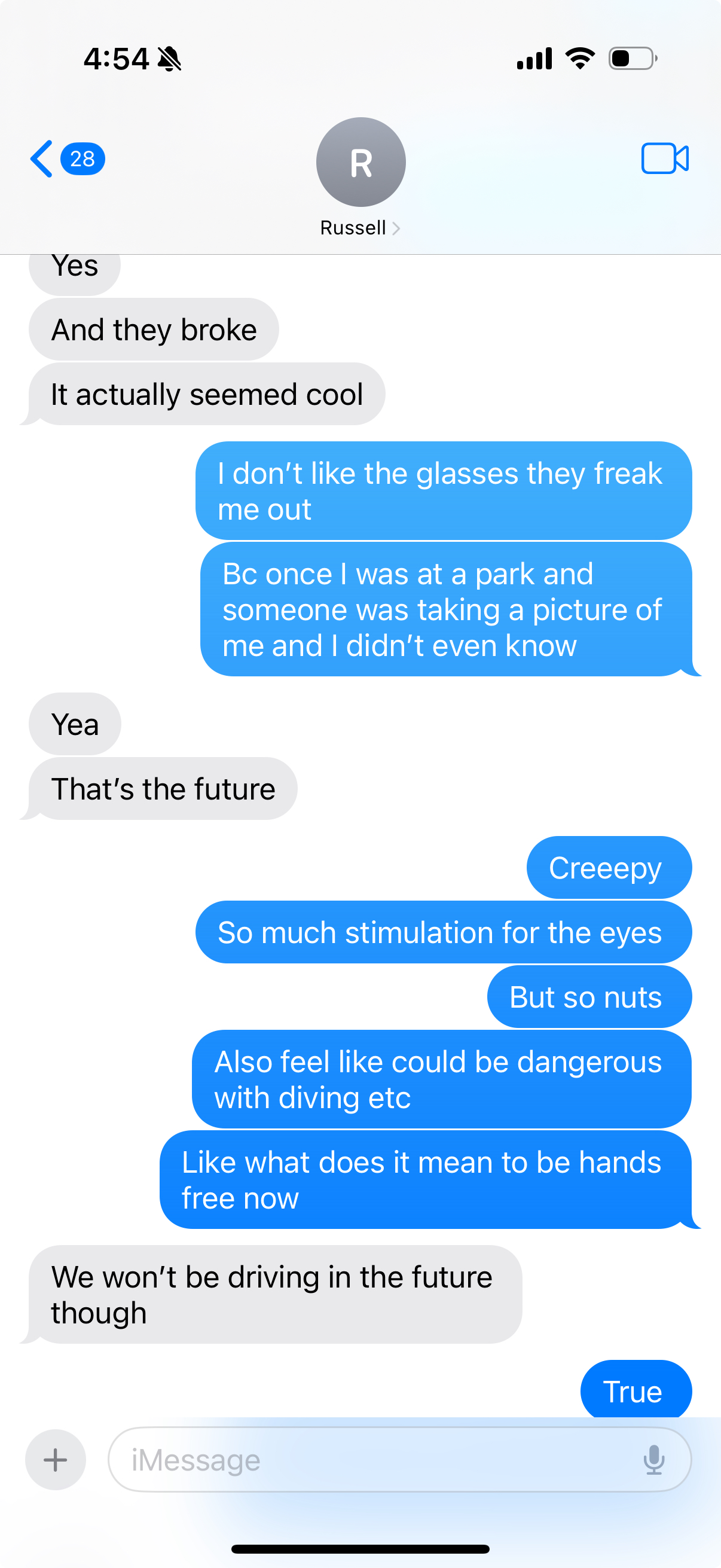 Text message conversation about Meta smart glasses