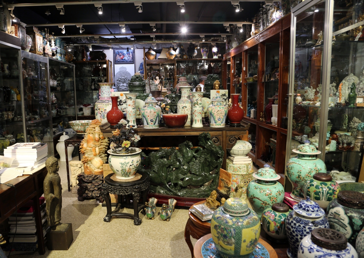 Manhattan Art & Antiques Center